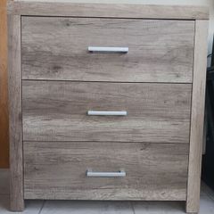 Chest of drawers