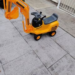 Junior Road Builder ride-on excavator