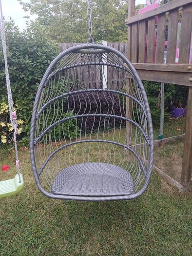 Foldable egg chair with cushion