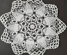 Vintage Handmade White Crochet Lace Doily serviette 35cm Round Floral Table Centrepiece
