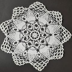 Vintage Handmade White Crochet Lace Doily serviette 35cm Round Floral Table Centrepiece