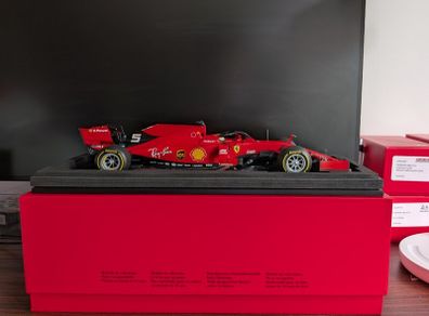 Looksmart Sebastian Vettel Ferrari Handmade 1/18