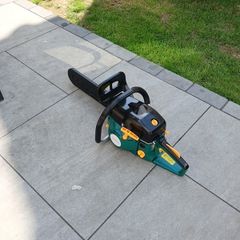 Petrol chainsaw