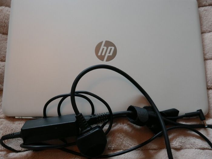 Hp Pavilion laptop i5-6200 - 8GB RAM GB 256 NVME SSD. Windows 10