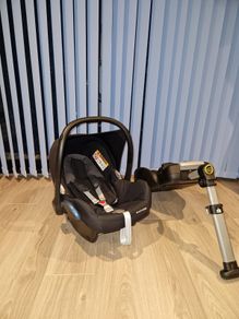 As new Maxi cosi Car seat and Isofix base