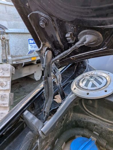 Caddy / touran bonnet