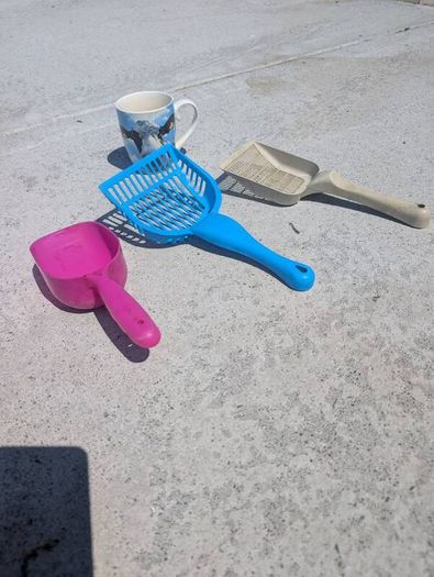 Plastic scoops