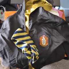 Harry potter Hufflepuff robe and tie Halloween costume