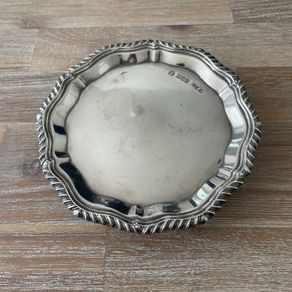 Stunning sterling silver Irish card tray, 1973