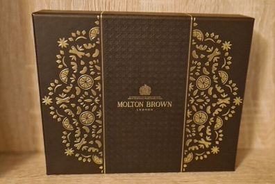 RRP 64 uk pounds Molton Brown Spicy & Citrus  Fragrance Discovery Set.  Gift bag included