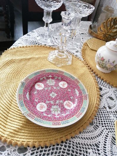Porcelain plate