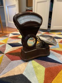 Bakelite sweet-shop scales