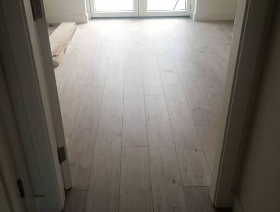 Installation od floor panels