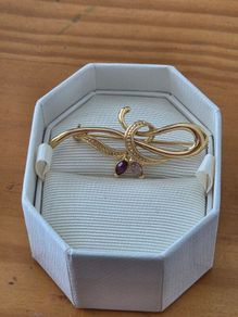 Vintage Gold Tone Ribbon Brooch