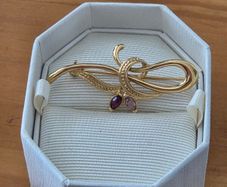 Vintage Gold Tone Ribbon Brooch