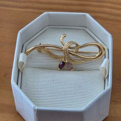 Vintage Gold Tone Ribbon Brooch