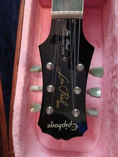 Les Paul epiphone guitar