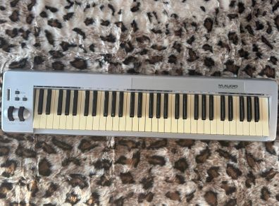 M Audio Keystation 61es USB MIDI Controller