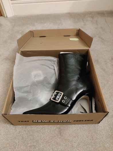 black point boot