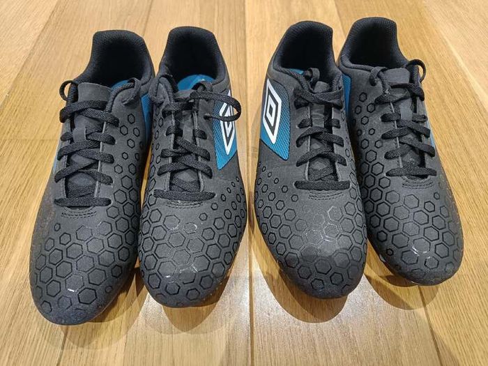 Umbro UX Accuro II League FG - UK10/EU45