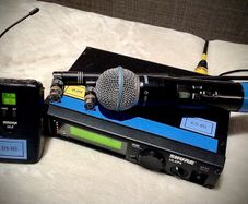 Shure ULXP4 Wireless system with BETA 58 microphone