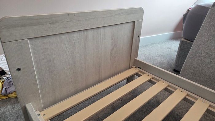 Mamas & Papas Atlas Convertible Cot/Bed & change table/dresser set - Nimbus White