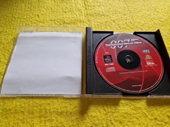 007 Tomorrow never dies PlayStation1 Ps1 PlayStation2 ps2 games Original