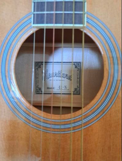 Left-handed Full Size Acoustic Guitar