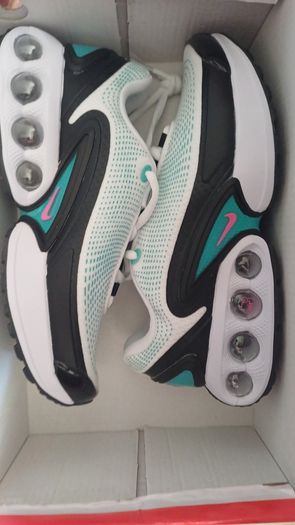 hoka runnets