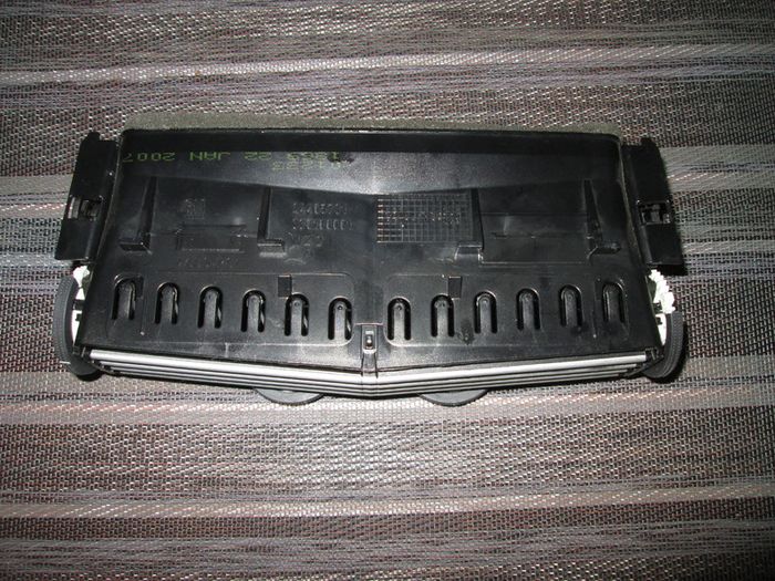 Opel Astra H Central Vent Grill