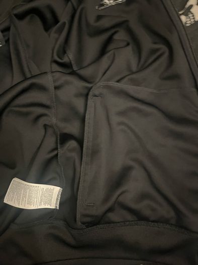 Nike Tracksuit Top jacket size xl two pockets with zippers and two pockets inside brand new with tag