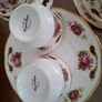 21 piece Elizabethan/Royal Albert Old Country Roses Bone China Tea Set Image 4