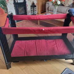 Travel cot
