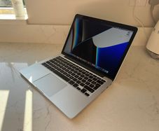 Macbook Pro Retina 2015 (512GB, 8GB, 2.7 GHz i5)