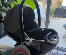 Cybex Car Seat & Isofix Base