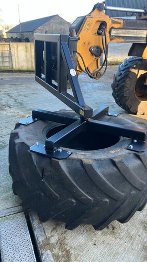 Silage wheel pushers