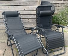 Reclining garden chairs