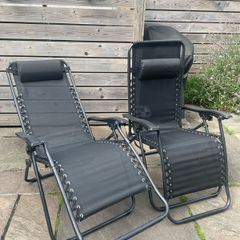 Reclining garden chairs