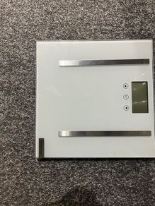 Bathroom scales