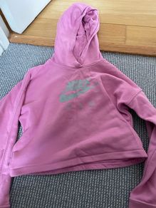 3 Nike girls hoodies size small (128-137cm)