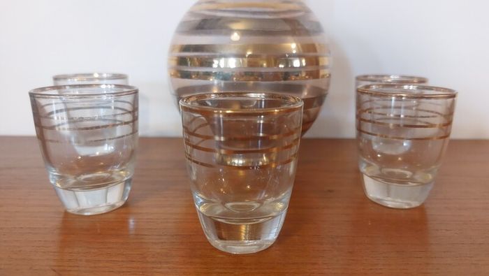 Fabulous Vintage Retro Mid-Century-Modern Small Pale Pink Glass Decanter with Gold and Silver Gilt Banding Plus Five Liqueur Glasses, Irice, Czechoslovakia