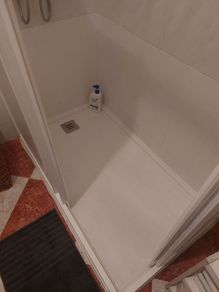 Shower tray & door enclosure