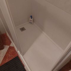 Shower tray & door enclosure