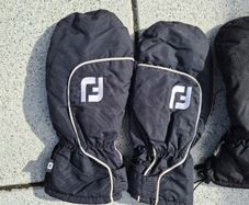 Winter golf mitts