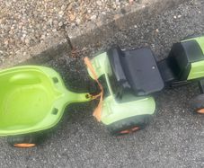Ride on tractor