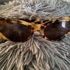 Miu miu cat eye sunglasses great condition purchased in arnotts