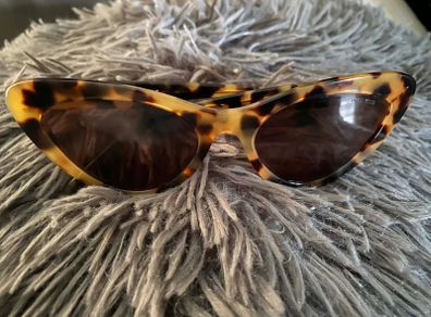 Miu miu cat eye sunglasses great condition purchased in arnotts