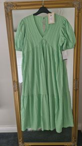 Stunning mint green midi dress