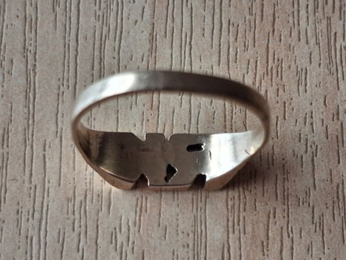 9ct gold ring size M