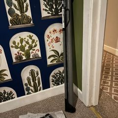 Dreambaby retractable stairgate - never used
